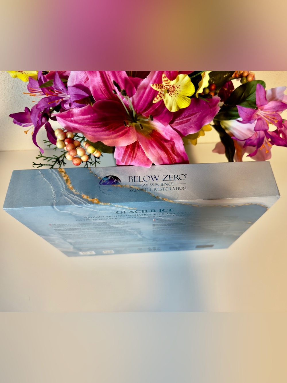 Below Zero Glacier Radiant Skin Rejuvenation Set & Skin Analysis Device - Picture 8 of 9